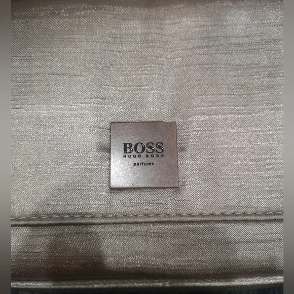 Hugo boss perfume bag - Picture 3 of 7